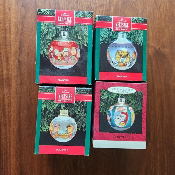 Hallmark Vintage Peanuts Ornaments - Picture 1 of 8